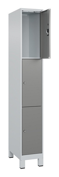 C+P Schließfachschrank Evolo PLUS, mit Füßen, 3 Fächer, 1950x300x500mm, 7035/00, Frontfarbe 0005000 RDS Stahlgrau, 049010-103 S10014