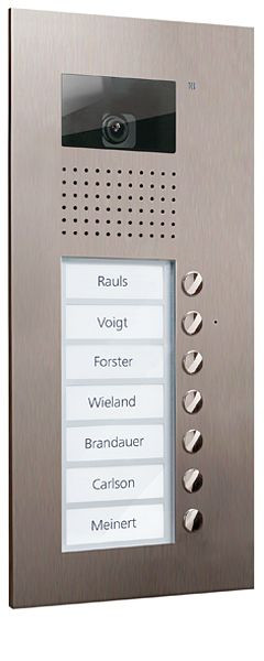 TCS Video Außenstation Serie AVU mit 7 Klingeltasten (rechtsbündig), 1-spaltig, UP Edelstahl, AVU14070-0030