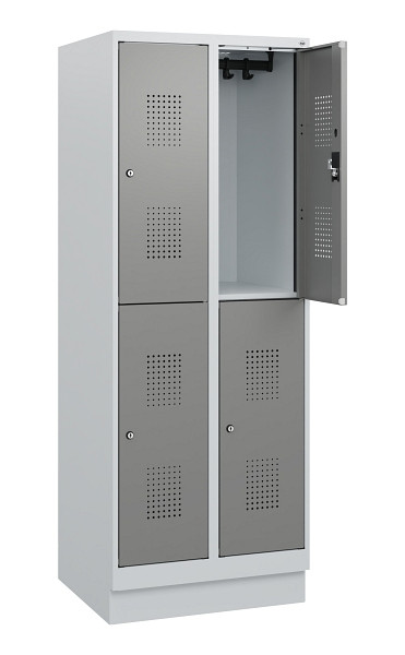 C+P Doppelstöckiger Spind Evolo PLUS, Sockel, 4 Fächer, 1630x600x500mm, 7035/000, Zylinderschloss, 0493205-20 S10041