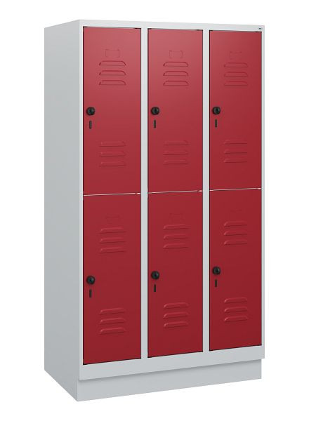 C+P Doppelstöckiger Spind Classic PLUS, Sockel, 3 Abteile, 1630x900x500mm, 7035/3003, Drehriegel, 0803205-30 S10001