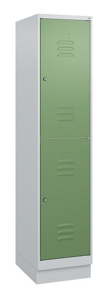 C+P Doppelstöckiger Spind Classic PLUS, Sockel, 1800x400x500mm, 7035/6011, Zylinderschlösser, 0803207-12 S10021
