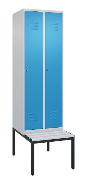 C+P Umkleidespind Classic PLUS, mit untergebauter Sitzbank, 2 Abteile, 2120x600x815mm, 7035/5012, Zylinderschlösser, 0800507-20 S10019