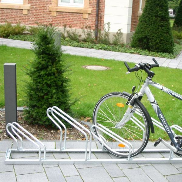 Rasti NIL Fahrradständer, 4er Stand, einseitige Ausführung, Einstellwinkel zum Grundrahmen 45° links, Radabstand 450 mm, F02317