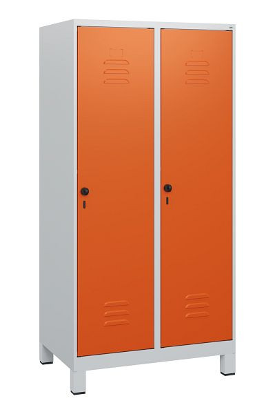C+P Umkleidespind Classic PLUS, Füße, 2 Abteile, 1630x800x500mm, 7035/2004, Drehriegel, 0800105-22 S10030