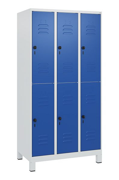 C+P Doppelstöckiger Spind Classic PLUS, Füße, 3 Abteile, 1800x900x500mm, 7035/5010, Drehriegel, 0803107-30 S10003