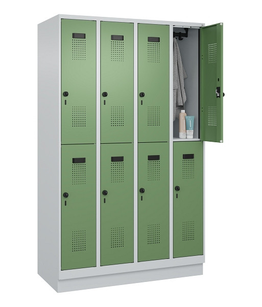 C+P Doppelstöckiger Spind Evolo PLUS, mit Sockel, 8 Fächer, 1950x1200x500mm, 703, Frontfarbe RAL 6011 Resedagrün, Drehriegel, 049320-40 S10010