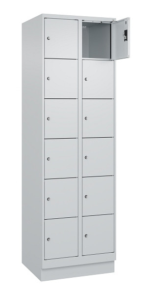 C+P Schließfachschrank Evolo PLUS, mit Sockel, 12 Fächer, 1950x600x500mm, 7035/7, Frontfarbe RAL 7035 Lichtgrau, 049020-206 S10013