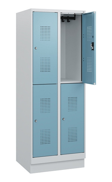 C+P Doppelstöckiger Spind Evolo PLUS, Sockel, 4 Fächer, 1630x600x500mm, 7035/001, Zylinderschloss, 0493205-20 S10035