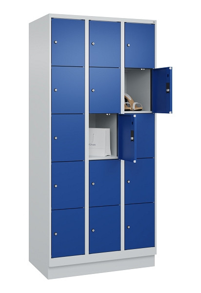C+P Schließfachschrank Evolo PLUS, mit Sockel, 15 Fächer, 1950x900x500mm, 7035/5, Frontfarbe RAL 5010 Enzianblau, 049020-305 S10006