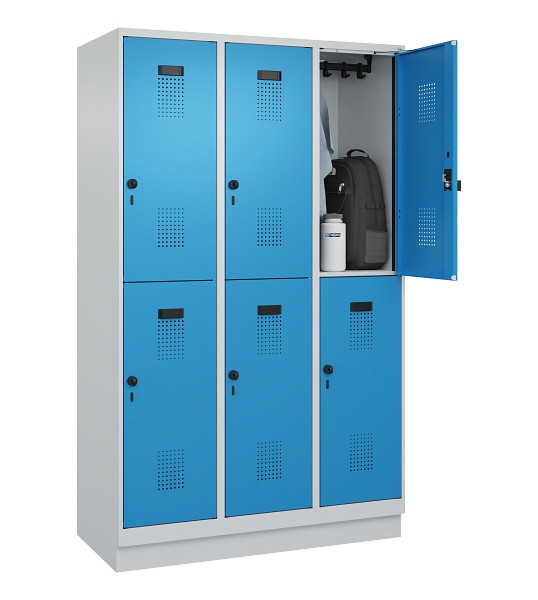 C+P Doppelstöckiger Spind Evolo PLUS, mit Sockel, 6 Fächer, 1950x1200x500mm, 703, Frontfarbe RAL 5012 Lichtblau, Drehriegel, 049320-32 S10007