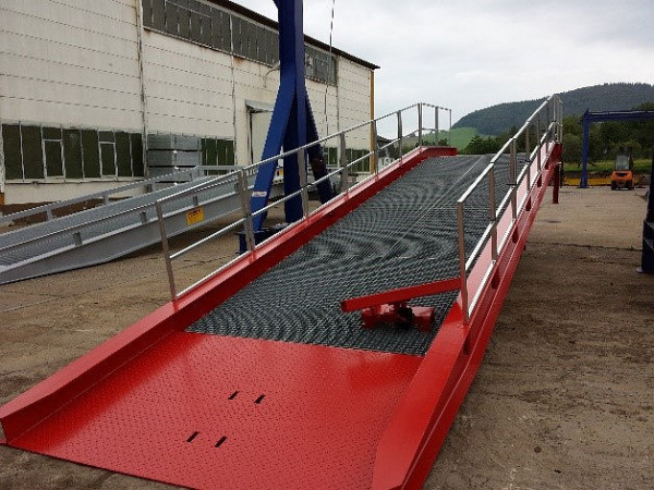 SCHRADER-transportable Auffahrrampe Typ CT 6 - MG (7 t) mit Beidseitigem Personenschutzgeländer, CT 6 - MG 7t 1