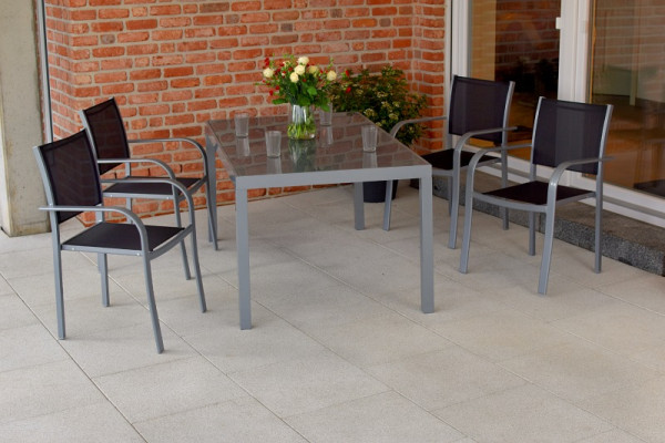 Merxx Ostia Set 5-teilig, 4 Stapelsessel, 1 Tisch, 150 x 90 cm, silber/schwarz, Aluminiumgestell mit Textilbespannung, 50270-317