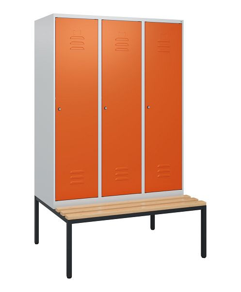 C+P Umkleidespind Classic PLUS, mit untergebauter Sitzbank, 3 Abteile, 1950x1200x815mm, 7035/2004, Zylinderschlösser, Buche-Sitzleisten, 0800505-32 S10061