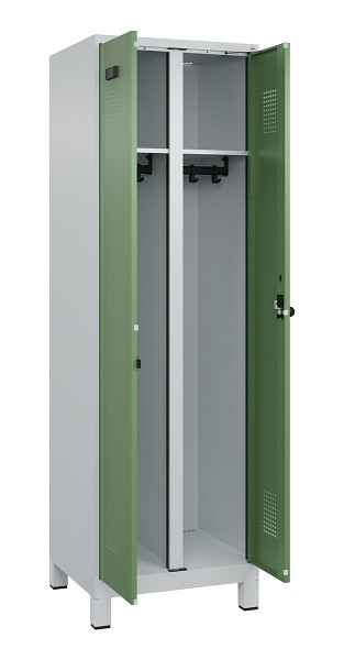 C+P Schwarz-Weiß-Spind Evolo PLUS, mit Füßen, 2 Abteile, 1950x600x500mm, 7035/6, Frontfarbe RAL 6011 Resedagrün, Drehriegel, 049012-20 S10010