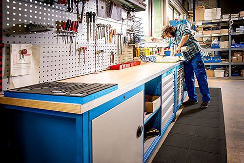 Bedrunka+Hirth Kastenwerkbank, R 18-24, 3x Schublade, Maße in mm (BxTxH): 810 x 750 x 959, 03.055.10V9A