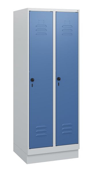 C+P Umkleidespind Classic PLUS, Sockel, 2 Abteile, 1630x600x500mm, 7035/5023, Drehriegel, 0800205-20 S10005