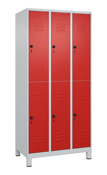 C+P Doppelstöckiger Spind Classic PLUS, Füße, 3 Abteile, 1950x900x500mm, 7035/3020, 080310-30 S10002