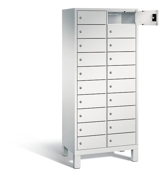 C+P Schließfachschrank Evolo, H1700xB810xT500mm, Farbe: Lichtgrau, mit Steckdosenleiste, 48010-2210 S10088