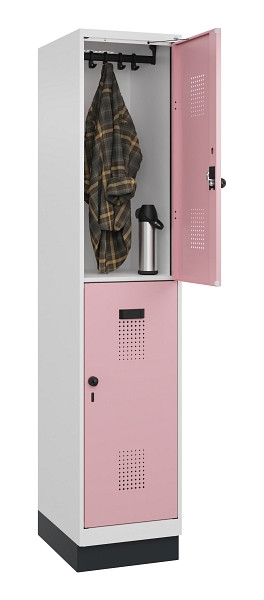 C+P Doppelstöckiger Spind Evolo PLUS, mit Sockel, 2 Fächer, 1950x400x500mm, 9016, Frontfarbe RAL 3015 Hellrosa, Drehriegel, 049320-12 S10018