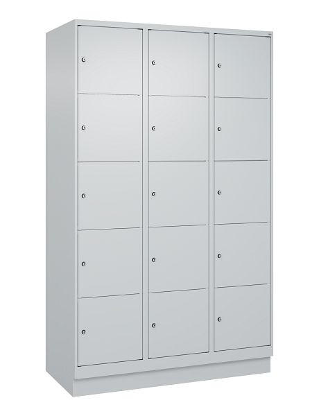 C+P Schließfachschrank Classic PLUS, Sockel, 3 Abteile mit je 5 Fächern, 1950x1200x500mm, 7035/7035, 080020-325 S10009