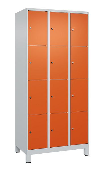 C+P Schließfachschrank Classic PLUS, Füße, 3 Abteile mit je 4 Fächern, 1950x900x500mm, 7035/2004, 080010-304 S10018