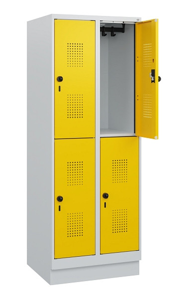 C+P Doppelstöckiger Spind Evolo PLUS, Sockel, 4 Fächer, 1630x600x500mm, 7035/102, Drehriegel, 0493205-20 S10001