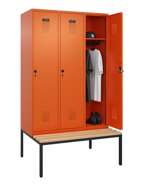 C+P Spind Evolo PLUS, 3 Abteile, 2120x1200x815mm, 2004/2004, Haken 4, Drehriegel, Sitzfläche Buche-Hartholz, Sitzbank, 0490507-32 S10023