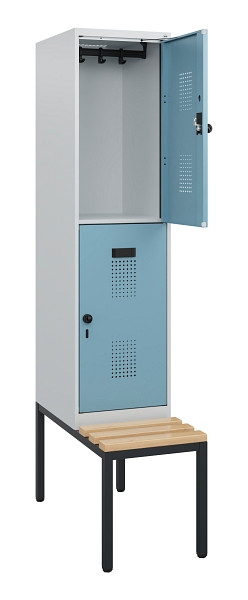 C+P Doppelstöckiger Spind Evolo PLUS, Bank, 2 Fächer, 1950x400x815mm, 7035/0010, Drehriegel, Sitzfläche Buche-Hartholz, Sitzbank, 0493505-12 S10009