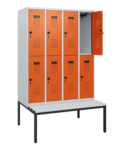 C+P Doppelstöckiger Spind Evolo PLUS, Bank, 8 Fächer, 1950x1200x815mm, 7035/2004, Drehriegel, Sitzfläche Kunststoff, Sitzbank, 0493505-40 S10085