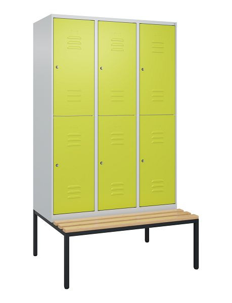 C+P Doppelstöckiger Spind Classic PLUS, 3 Abteile, 2120x1200x815mm, 7035/0024, Zylinderschlösser, Buche-Sitzleisten, Sitzbank, 0803507-32 S10100