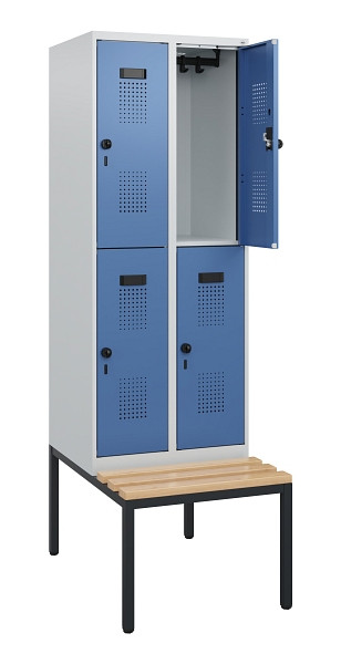 C+P Doppelstöckiger Spind Evolo PLUS, Bank, 4 Fächer, 1950x600x815mm, 7035/5023, Drehriegel, Sitzfläche Buche-Hartholz, Sitzbank, 0493505-20 S10008