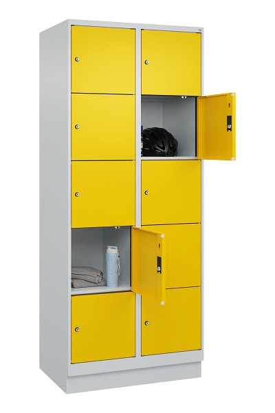 C+P Schließfachschrank Evolo PLUS, mit Sockel, 10 Fächer, 1950x800x500mm, 7035/1, Frontfarbe RAL 1023 Verkehrsgelb, 049020-225 S10001