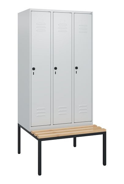 C+P Umkleidespind Classic PLUS, mit untergebauter Sitzbank, 3 Abteile, 1950x900x815mm, 7035/7035, Drehriegel, Buche-Sitzleisten, 0800505-30 S10009