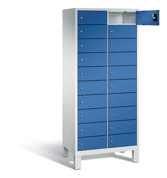 C+P Schließfachschrank Evolo, H1700xB810xT500mm, Farbe: Lichtgrau / Enzianblau, mit Steckdosenleiste, 48010-2210 S10084