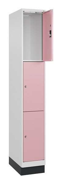 C+P Schließfachschrank Evolo PLUS, mit Sockel, 3 Fächer, 1950x300x500mm, 9016/30, 049020-103 S10018