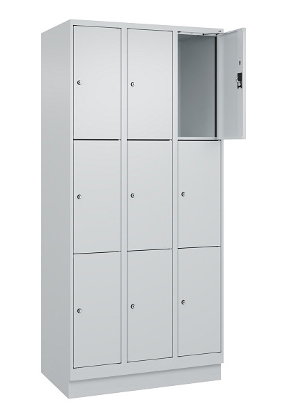 C+P Schließfachschrank Evolo PLUS, mit Sockel, 9 Fächer, 1950x900x500mm, 7035/70, Frontfarbe RAL 7035 Lichtgrau, 049020-303 S10013