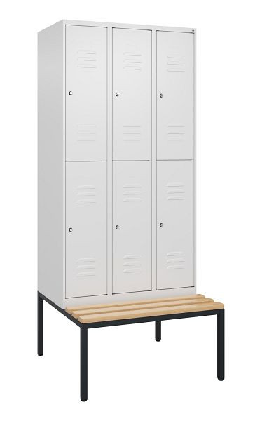 C+P Doppelstöckiger Spind Classic PLUS, 3 Abteile, 2120x900x815mm, 9016/9016, Zylinderschlösser, Buche-Sitzleisten, Sitzbank, 0803507-30 S10104