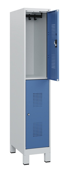 C+P Doppelstöckiger Spind Evolo PLUS, Füße, 2 Fächer, 1630x300x500mm, 7035/5023, Zylinderschloss, 0493105-10 S10033