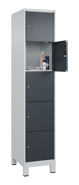 C+P Schließfachschrank Evolo PLUS, mit Füßen, 5 Fächer, 1950x400x500mm, 7035/70, Frontfarbe RAL 7016 Anthrazitgrau, 049010-125 S10012