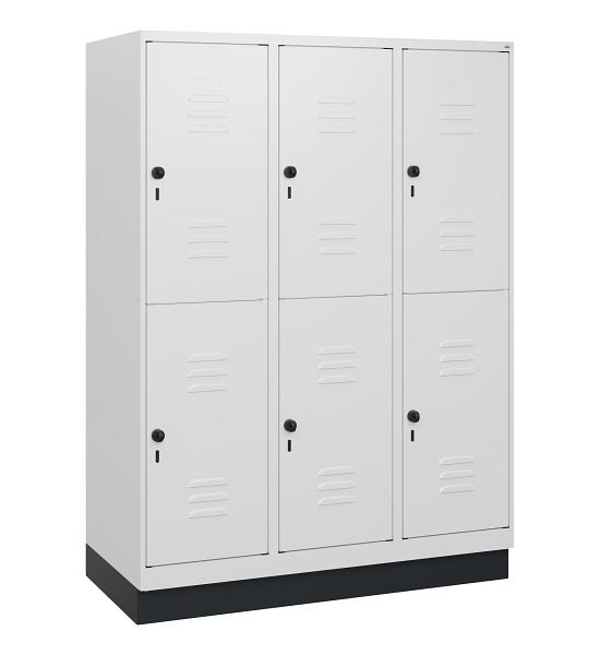 C+P Doppelstöckiger Spind Classic PLUS, Sockel, 3 Abteile, 1630x1200x500mm, 9016/9016, Drehriegel, 0803205-32 S10014