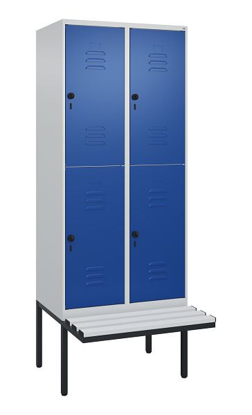 C+P Doppelstöckiger Spind Classic PLUS, 2 Abteile, 2120x800x815mm, 7035/5010, Drehriegel, mit Untergestell und schwebender Sitzfläche, 0803407-22 S10108