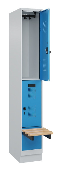 C+P Doppelstock-Spind Evolo PLUS, Bank, 2 Fächer, 1950x300x815mm, 7035/5012, Drehriegel, Sitzfläche Buche-Hartholz, mit Sockel, 049340-10 S10007