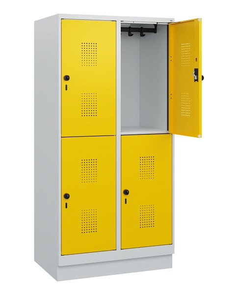 C+P Doppelstöckiger Spind Evolo PLUS, Sockel, 4 Fächer, 1630x800x500mm, 7035/102, Drehriegel, 0493205-22 S10001