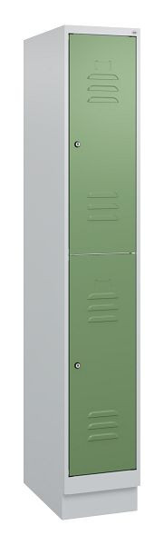 C+P Doppelstöckiger Spind Classic PLUS, Sockel, 1800x300x500mm, 7035/6011, Zylinderschlösser, 0803207-10 S10021