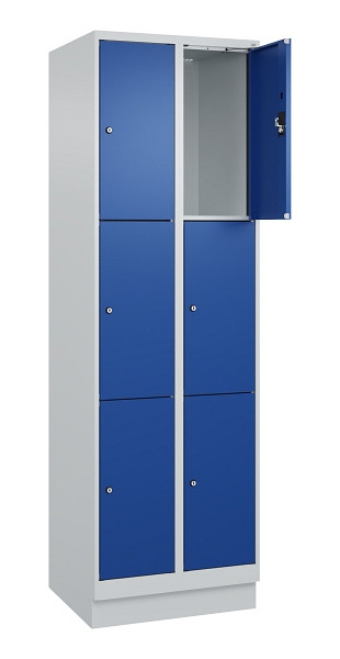 C+P Schließfachschrank Evolo PLUS, mit Sockel, 6 Fächer, 1950x600x500mm, 7035/50, Frontfarbe RAL 5010 Enzianblau, 049020-203 S10006