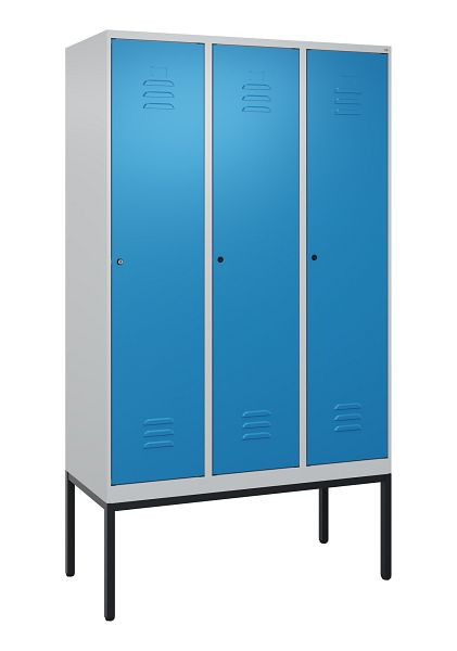 C+P Umkleidespind Classic PLUS mit Mitteltrennwand, Gestell, 3 Abteile, 2120x1200x500mm, 7035/5012, Zylinderschlösser, 0800307-32F S10019