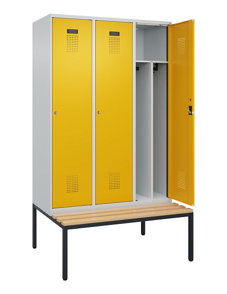 C+P Spind Evolo PLUS, 3 Abteile, 2120x1200x815mm, 7035/1004, Haken 4, Zylinderschloss, Sitzfläche Buche-Hartholz, Sitzbank, Trennwand, 0490507-32F S10027