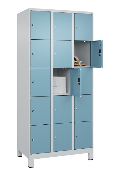 C+P Schließfachschrank Evolo PLUS, mit Füßen, 15 Fächer, 1950x900x500mm, 7035/0, Frontfarbe 2406015 RDS Architekturblau, 049010-305 S10009