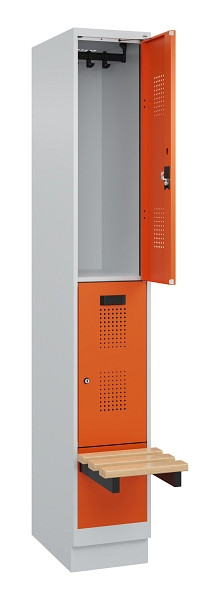 C+P Doppelstock-Spind Evolo PLUS, Bank, 2 Fächer, 1950x300x815mm, 7035/2004, Zylinderschloss, Sitzfläche Buche-Hartholz, mit Sockel, 049340-10 S10029