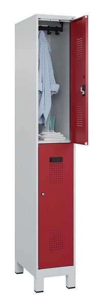 C+P Doppelstöckiger Spind Evolo PLUS, mit Füßen, 2 Fächer, 1950x300x500mm, 7035, Frontfarbe RAL 3003 Rubinrot, Zylinderschloss, 049310-10 S10031